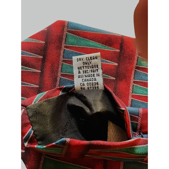 The Metropolitan Museum of Art MOMA Neck Tie 100% Silk 3-1/2” X 60” Made Canada - Picture 2 of 7